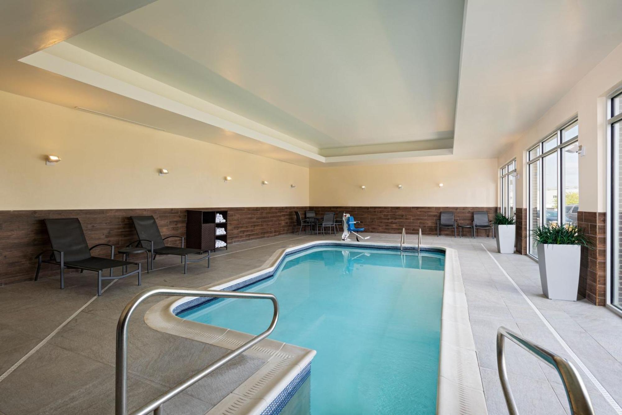 Fairfield Inn & Suites By Marriott Lincoln Airport Zewnętrze zdjęcie