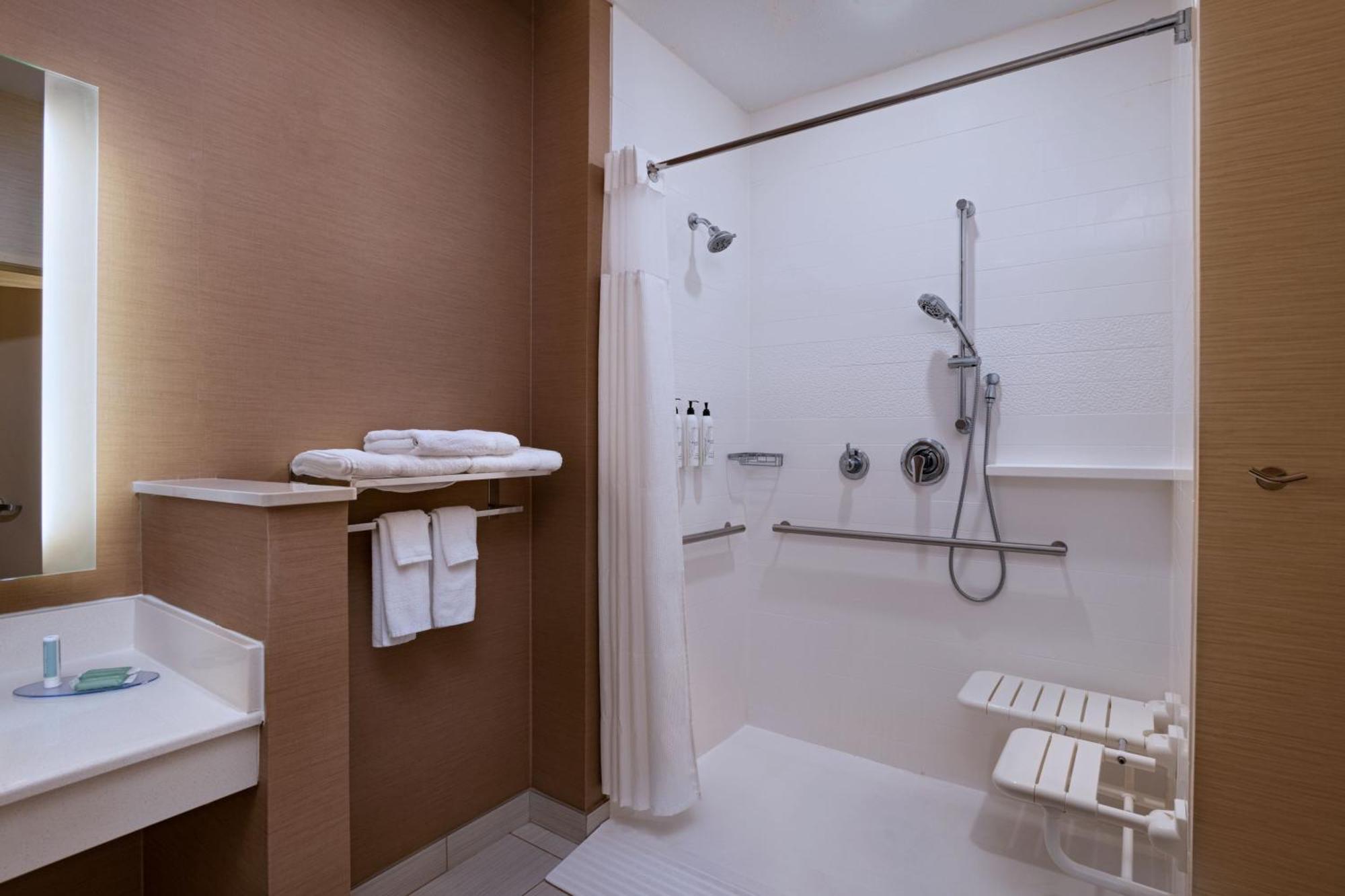 Fairfield Inn & Suites By Marriott Lincoln Airport Zewnętrze zdjęcie