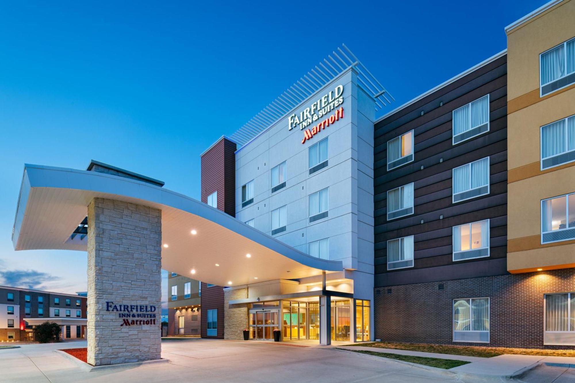 Fairfield Inn & Suites By Marriott Lincoln Airport Zewnętrze zdjęcie